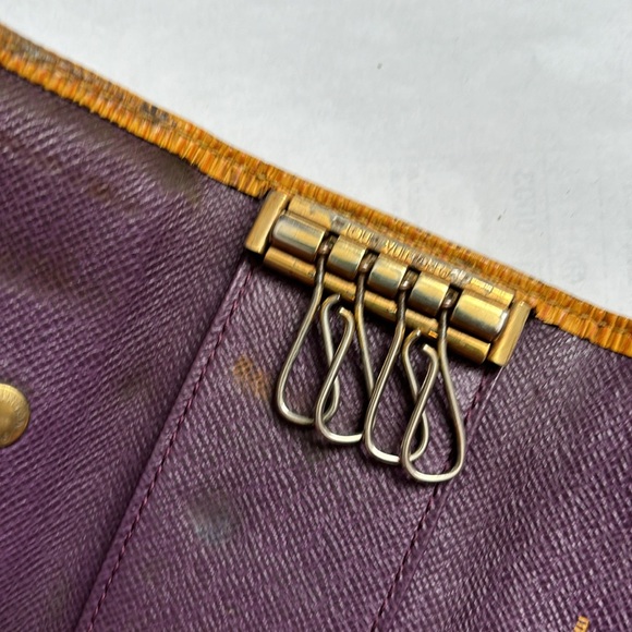 Louis Vuitton Epi Key Holder Guc - Picture 7 of 7